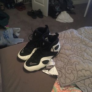 Glow in the dark foamposite rookie 10.5